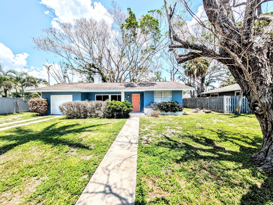 Primary Photo - Annual UNfurnished 2/2 home available at St. Armand's Circle