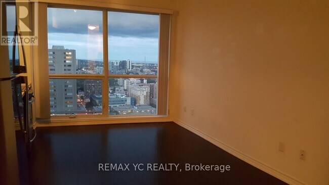 Photo du bâtiment - 386-2386 Yonge St