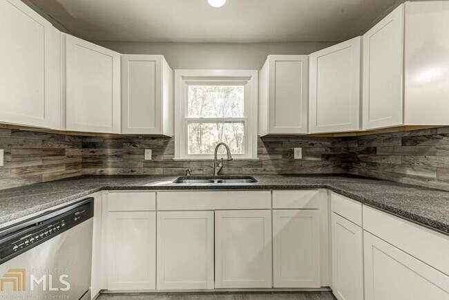 Building Photo - 2662 Rollingwood Ln SE