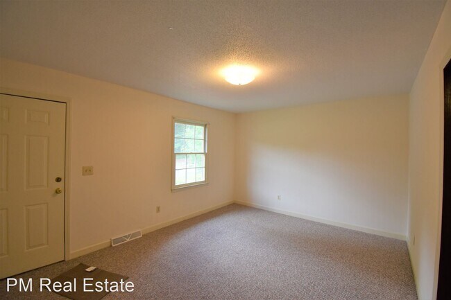 Building Photo - 2 br, 1 bath House - 224 Pinecrest Drive U...