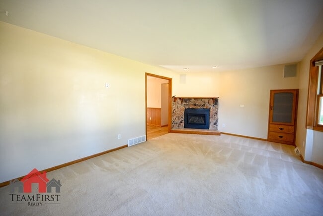 Building Photo - 2401 S Walden Ave