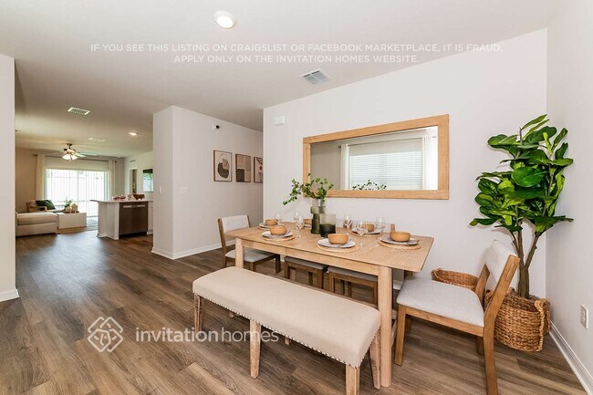 Foto del edificio - 8048 Majestic Palms Ct