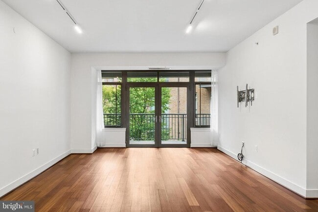 Building Photo - 2425 L St NW