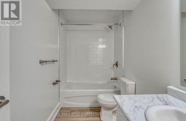 Building Photo - 597-597 Gavin Ct
