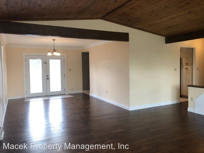 Foto del edificio - 5 br, 3 bath House - 2747 Dawn Drive