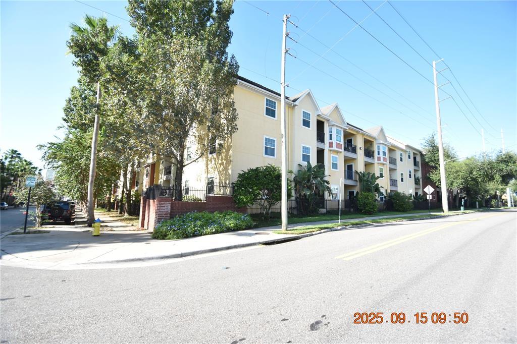 Foto principal - 1810 E Palm Ave