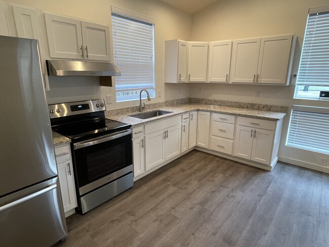 Close up kitchen - 5938 Danials Loop SE