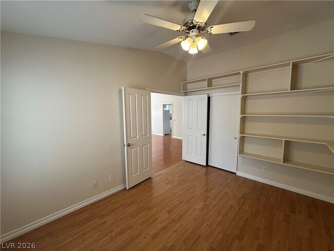Foto del edificio - 2109 N Cedar Hills St
