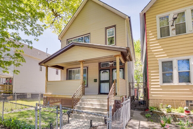 Building Photo - 7638 S Drexel Ave