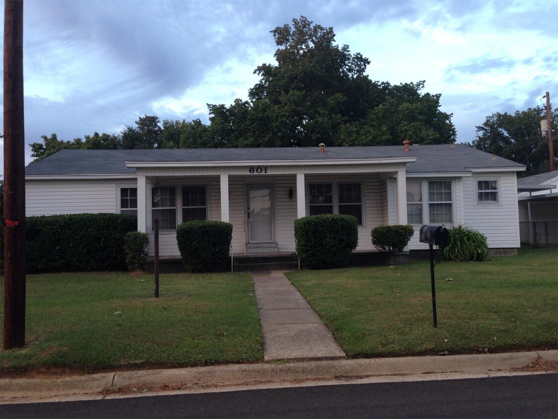 Foto principal - 601 E 35th St