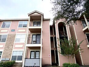 Building Photo - 2550 N Alafaya Trail