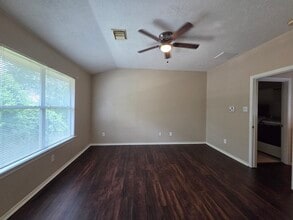 Building Photo - 2811 Hackamore Hollow Ln