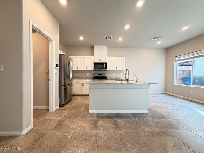 Building Photo - 10877 El Camino Rd