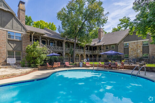 Piscina - Heatherwood Apartments
