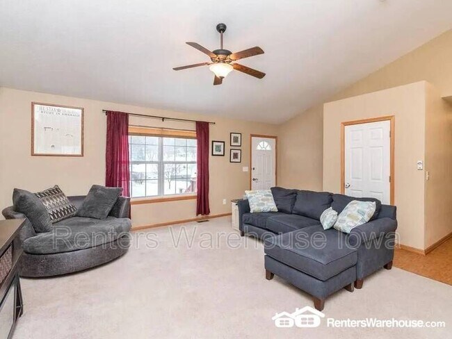 Building Photo - 2132 SE 6th St