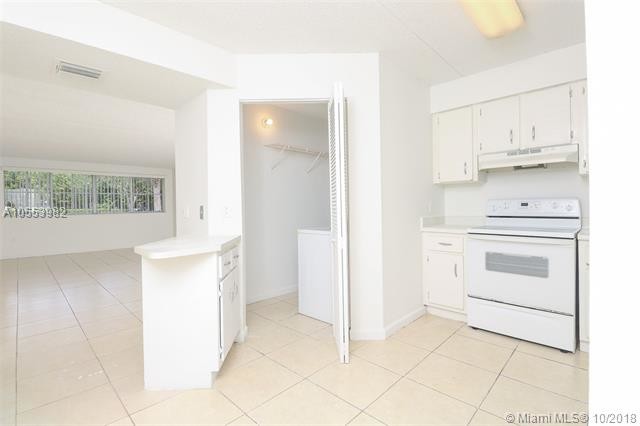 Foto del edificio - 6115 NW 186th St