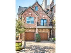 Building Photo - 530 Rockingham Dr