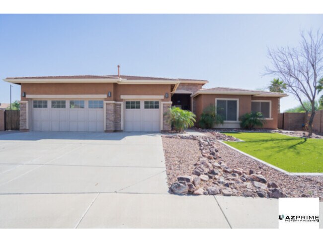 Building Photo - Stylish 4/2.5 Goodyear Home with Solar &am...