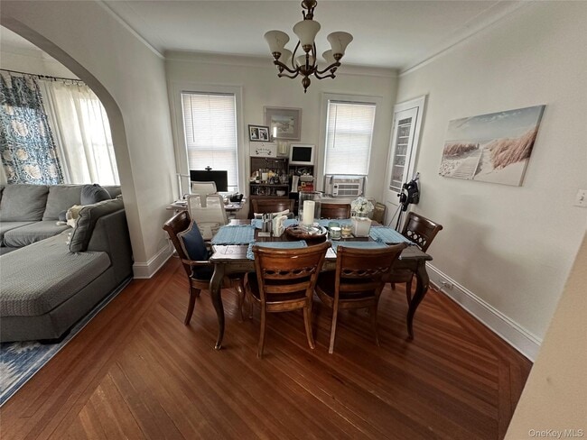 Building Photo - 527 W Beech St