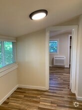 Building Photo - 1592 Lilac Ln