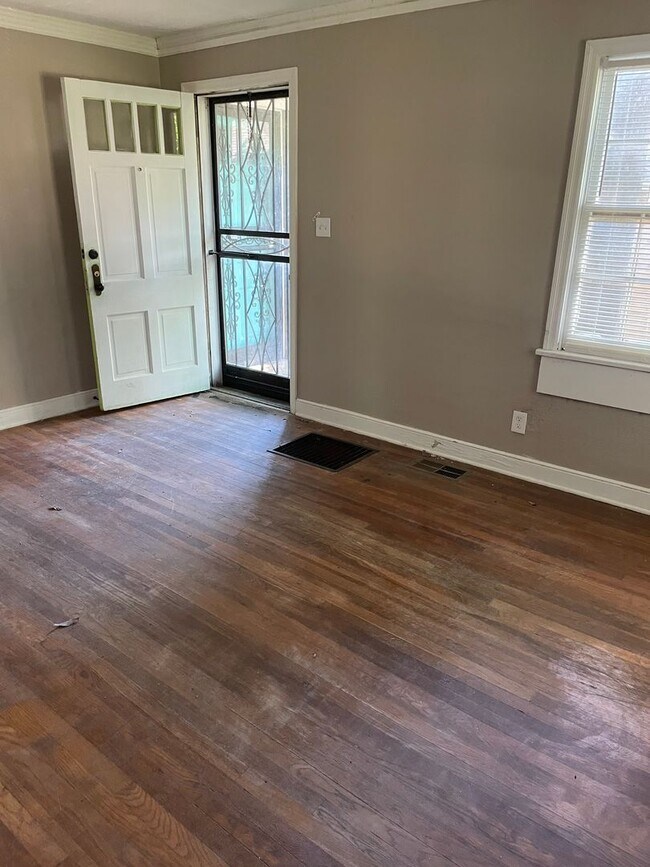 Foto del edificio - 2020 Courtland Pl