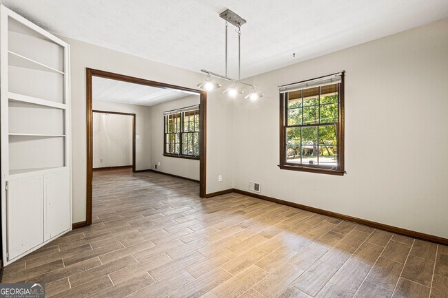 Foto del edificio - 3276 Hidden Forest Dr