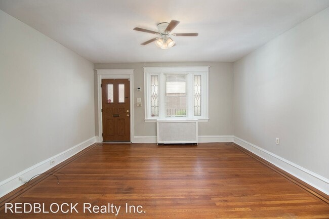 Building Photo - 3 br, 1.5 bath House - 2828 Bridge ST