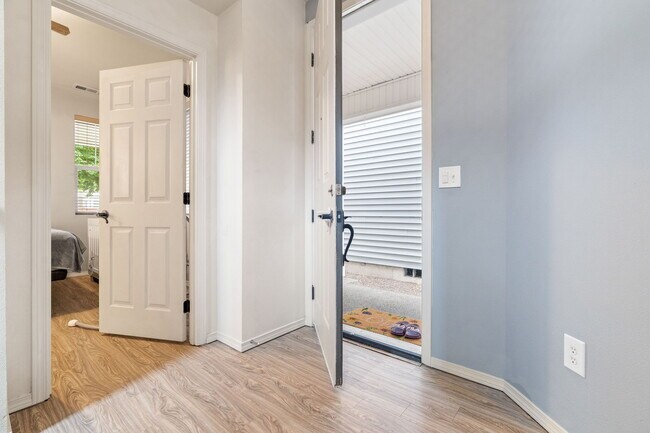 Foto del edificio - 4127 McKinley St NE
