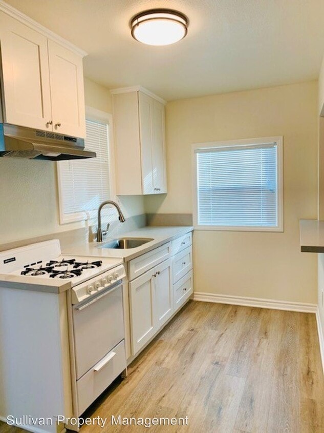 Foto principal - 212-216 S Vista Bonita Ave