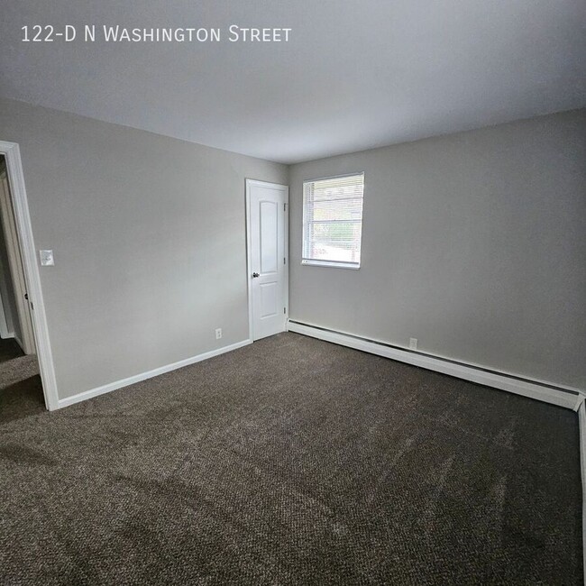 Building Photo - Updated 2 Bedroom in the Heart of Delaware...