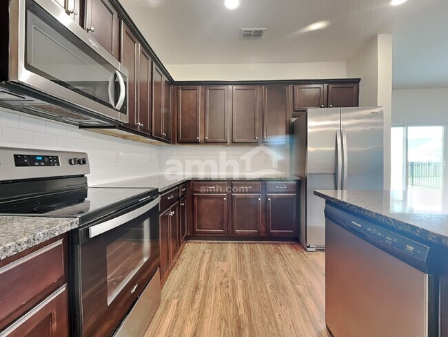 Building Photo - 5765 Hampton Creek Rd