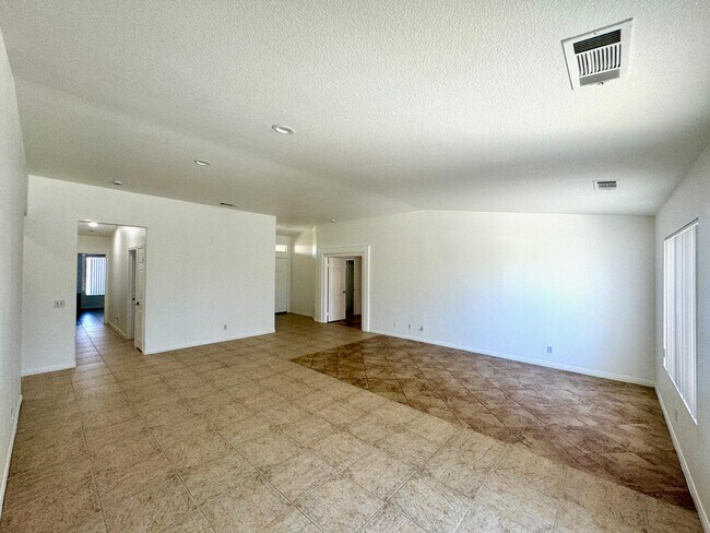 Foto del edificio - 80625 Virginia Ave