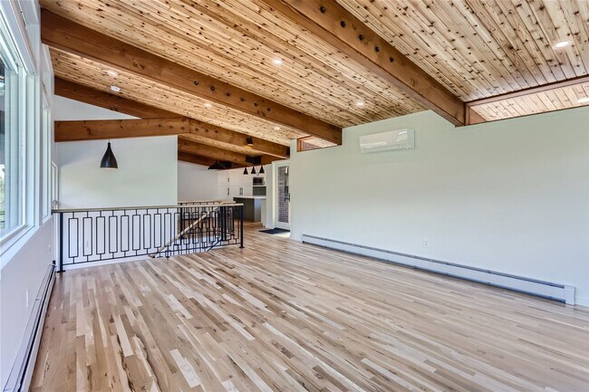 Building Photo - Incredible 5 bed, 3 bath Boulder Mountain ...