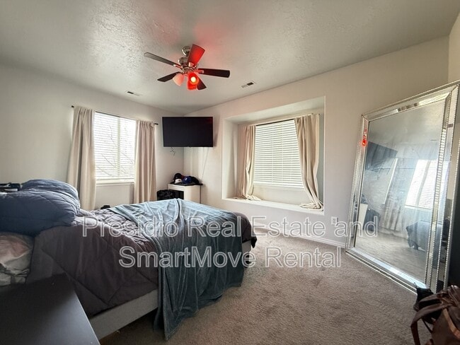 Foto del edificio - 4737 Oregon Trail Way W