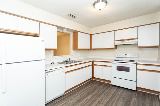 Photo - Don't miss the chance to call this Virginia Beach townhouse your home!