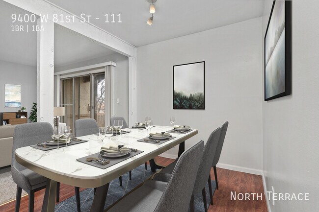 Foto del edificio - 9400 W 81st St