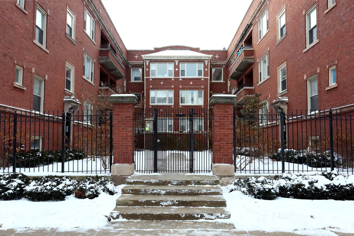 1700 W Greenleaf Ave - 1700-1714 W Greenleaf Ave