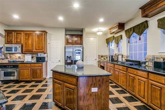 Building Photo - 1238 Minto Dr