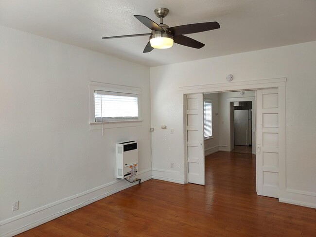 Building Photo - 1BD 1BA Point Loma Apartment - Hardwood Fl...
