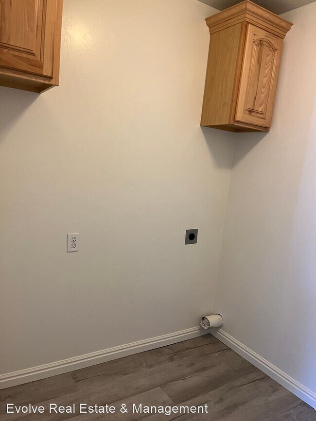 Foto del edificio - 3 br, 2.5 bath House - 534 N 1380 W