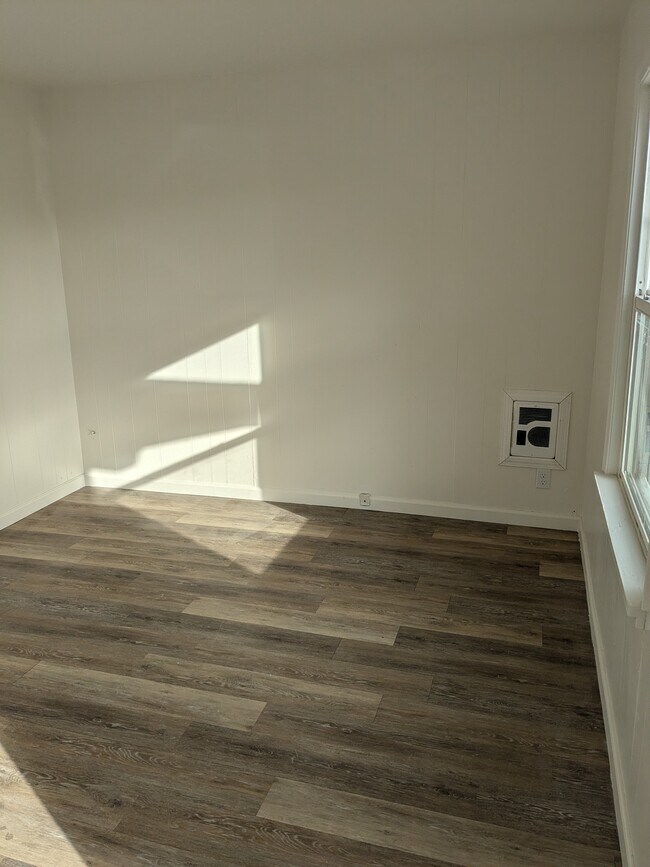 Foto del edificio - 241 E Main St