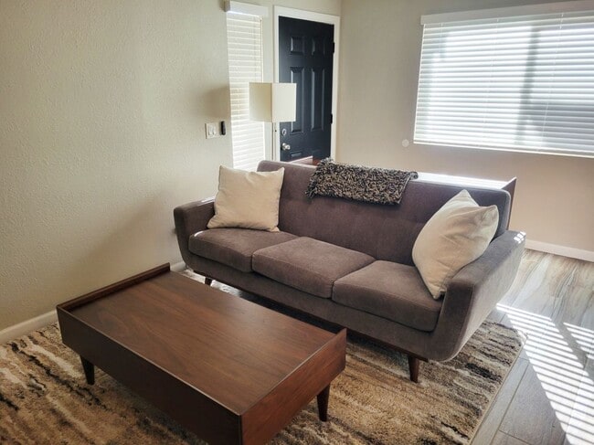 Foto del edificio - 12132 Wintergreen Dr