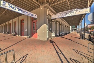 Building Photo - 2206 The Strand