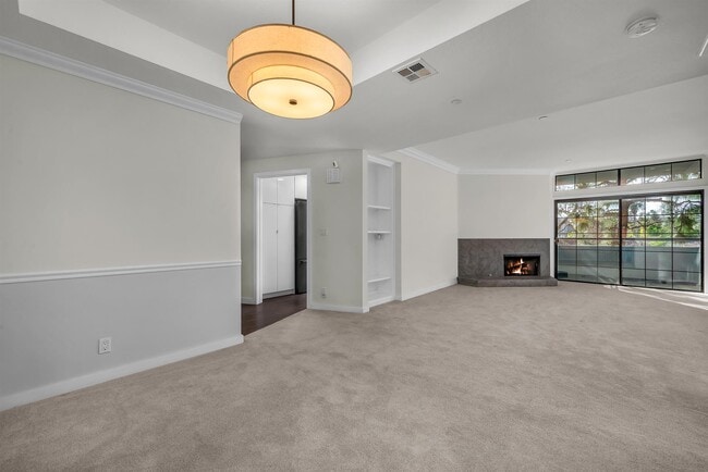 Foto del edificio - 200 N Swall Dr