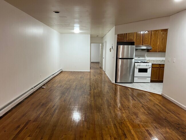 Comedor/sala de estar - 1761 63rd St