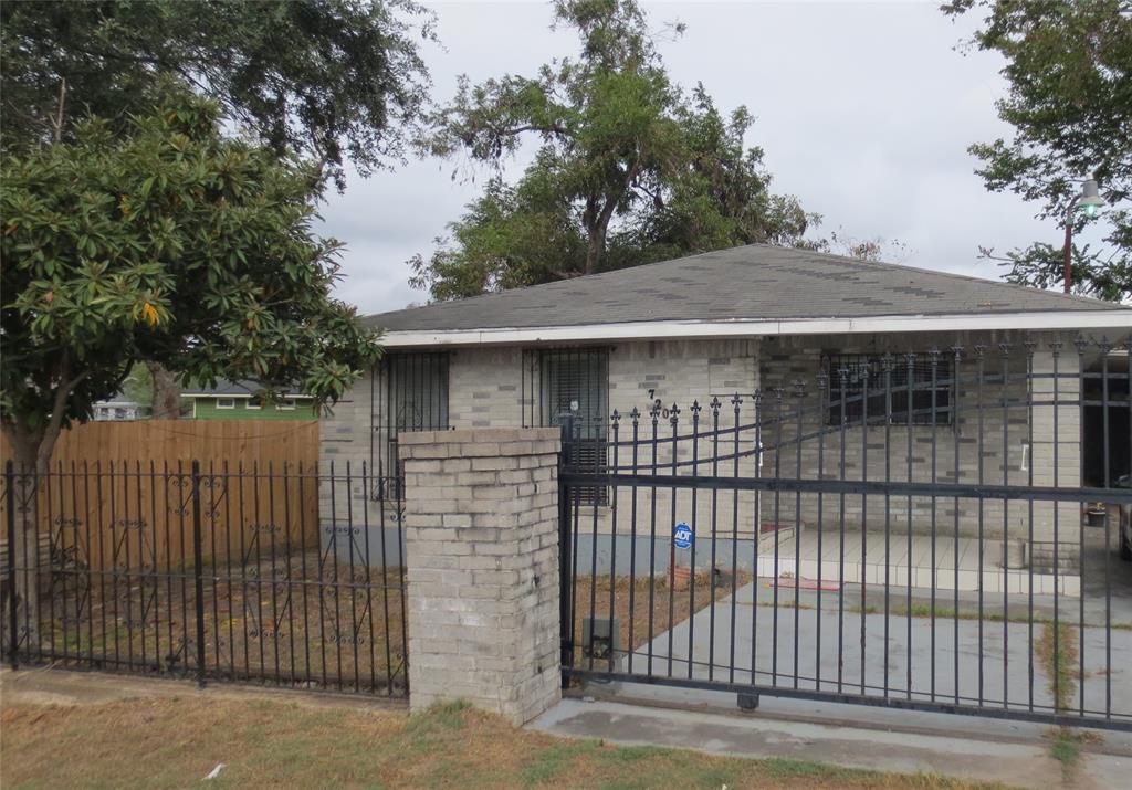 Foto principal - 7209 Brownwood St