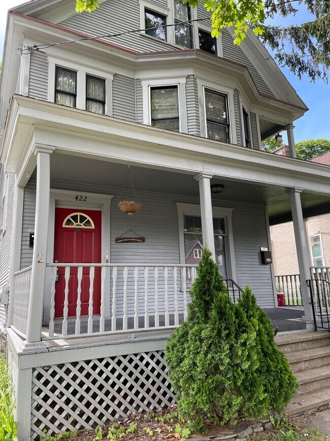 Building Photo - 420-422 Douglas Street