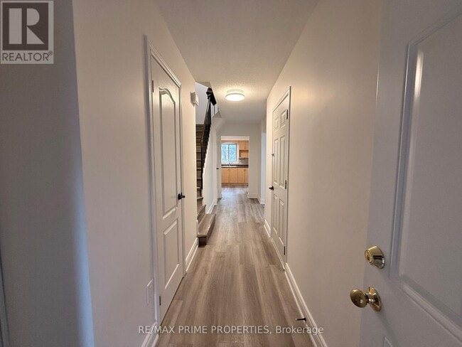 Building Photo - 17 Debden Rd