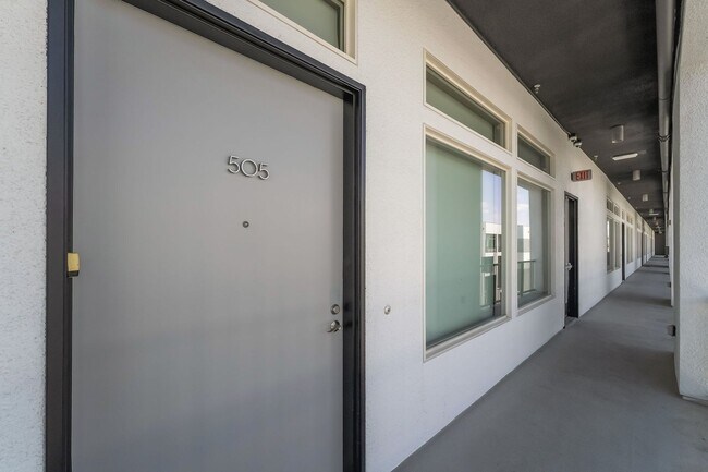 Foto del edificio - High-End Condo with Private Outdoor Spaces!