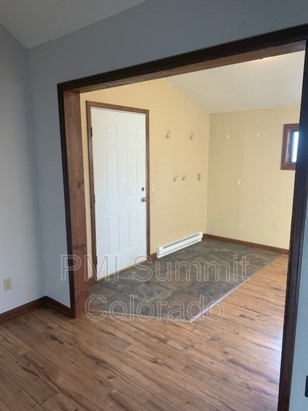 Building Photo - 248 E Coyote Ct